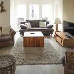 Peenemuende, Top-ferienhaus Am Seglerhafen * 佩讷明德